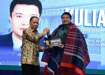 The Consul General of China In Medan Delivered a Lecture at UMSU