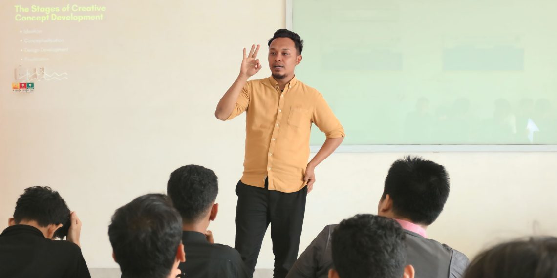 Creative Sparks Ignite: UNIMAP Lecturers Inspire UMSU Students with Hands-On Workshops