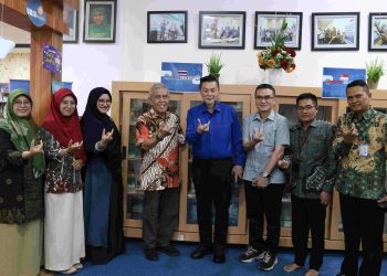 Strengthening Ties: Royal Thai Honorary Consulate Visits UMSU, Donates Books