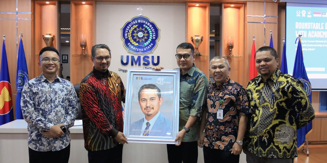 Roundtable Discussion with Academicians